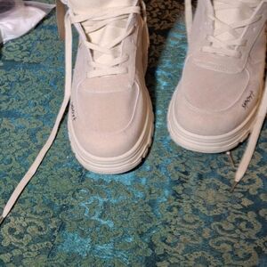 Beige seude men boots